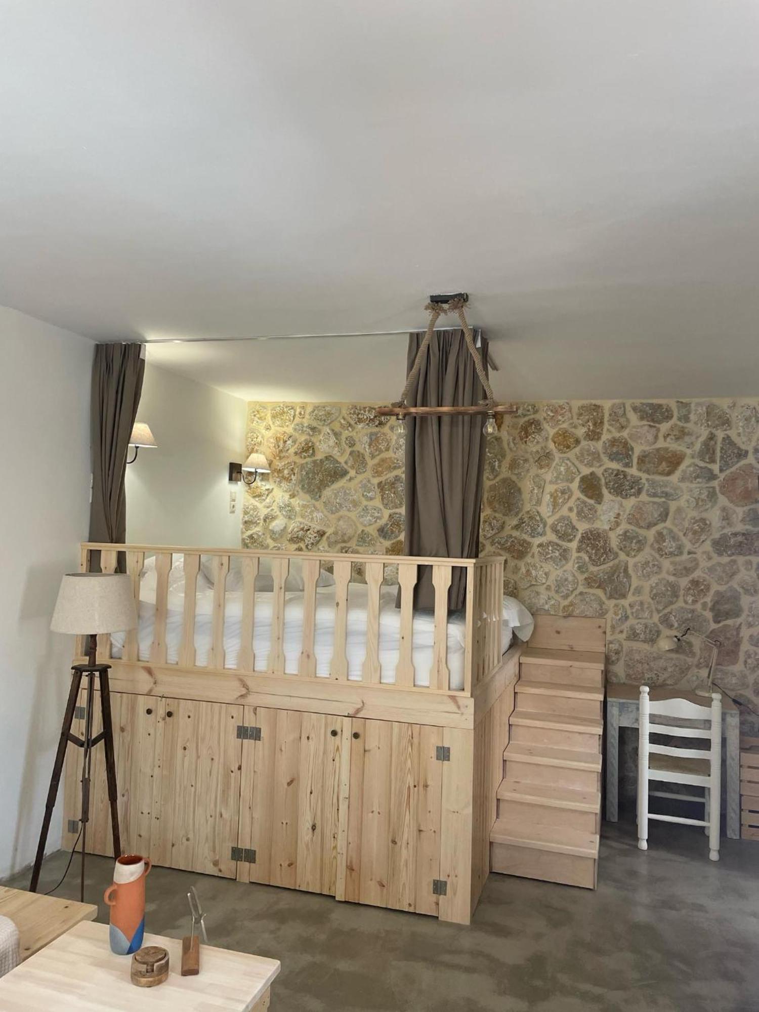 Stonehousekefalos Exterior foto
